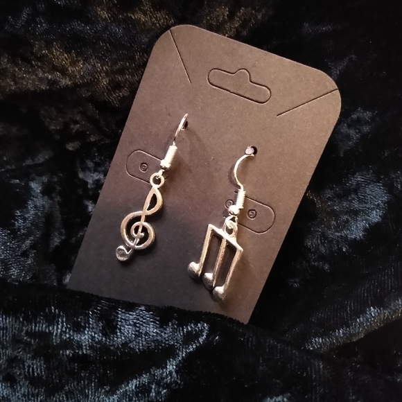 Music Notes 🎶 Treble Clef 🎼 Hook Earring Handcrafted - Picture 2 of 3